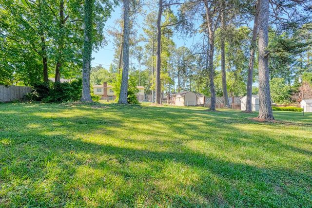 210 Oakmont Dr, Boiling Springs, SC 29316