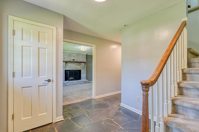 210 Oakmont Dr, Boiling Springs, SC 29316