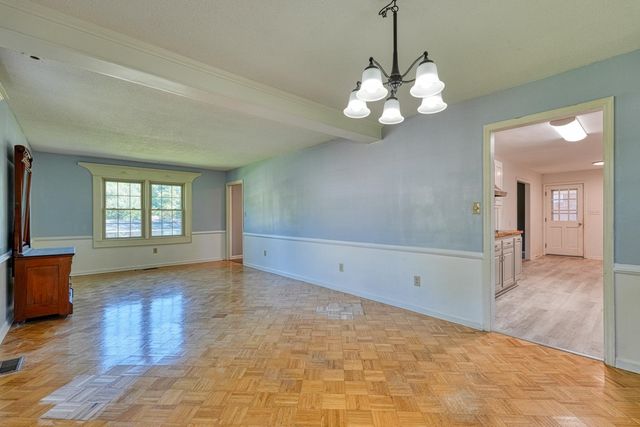 210 Oakmont Dr, Boiling Springs, SC 29316