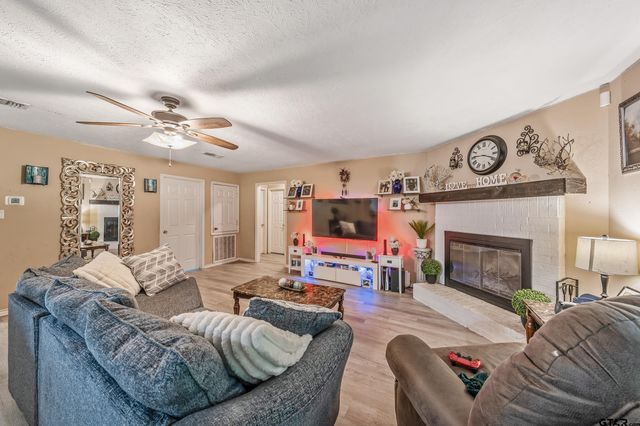 661 Balmorea Drive, Bullard, TX 75757