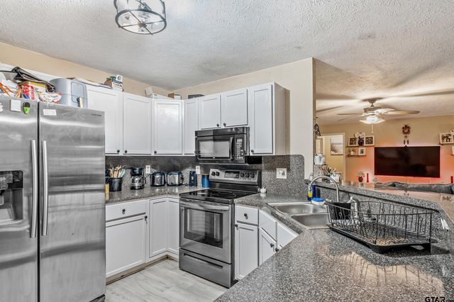 661 Balmorea Drive, Bullard, TX 75757