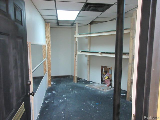 21665 Groesbeck Highway, Warren, MI 48089