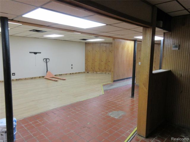 21665 Groesbeck Highway, Warren, MI 48089