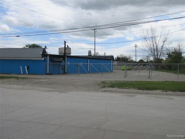 21665 Groesbeck Highway, Warren, MI 48089