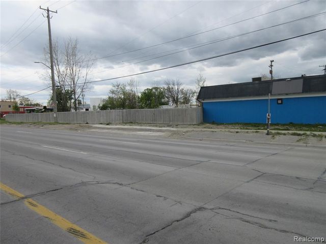 21665 Groesbeck Highway, Warren, MI 48089