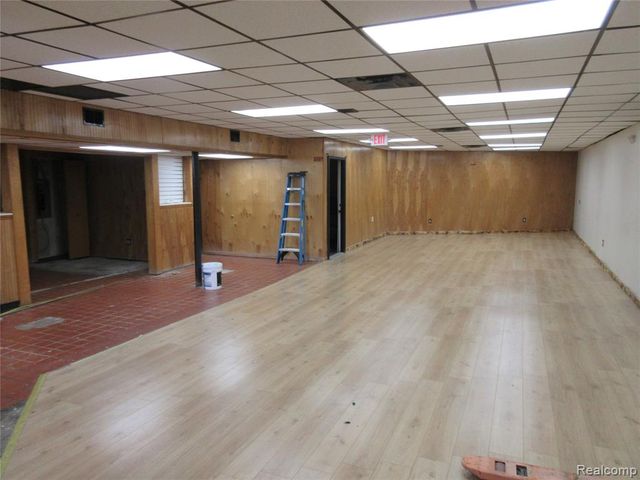21665 Groesbeck Highway, Warren, MI 48089