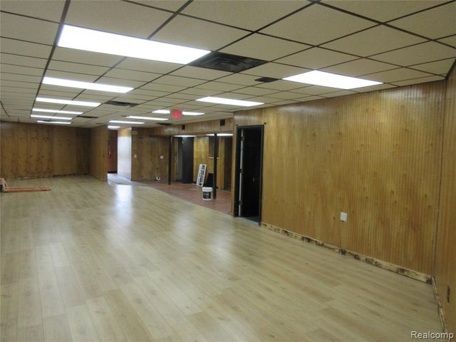 21665 Groesbeck Highway, Warren, MI 48089