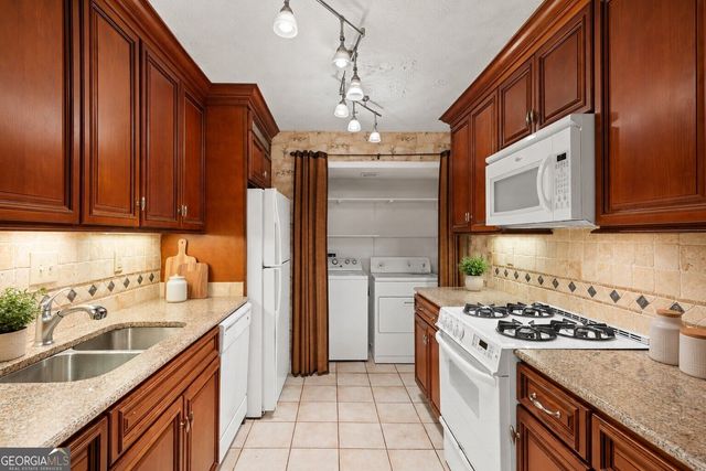407 Natchez Trace, Sandy Springs, GA 30350