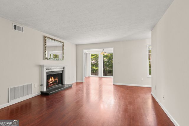 407 Natchez Trace, Sandy Springs, GA 30350