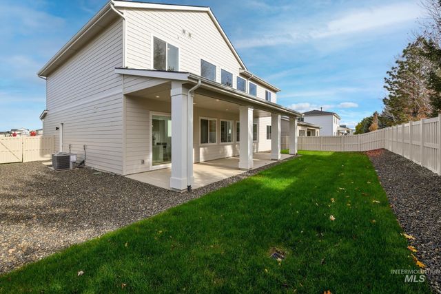 2005 N Spring Creek Ave, Middleton, ID 83644