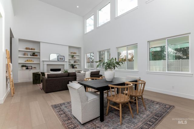 2005 N Spring Creek Ave, Middleton, ID 83644