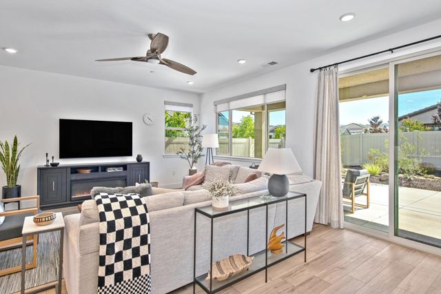 8952 Cerro Vista Dr, El Dorado Hills, CA 95762
