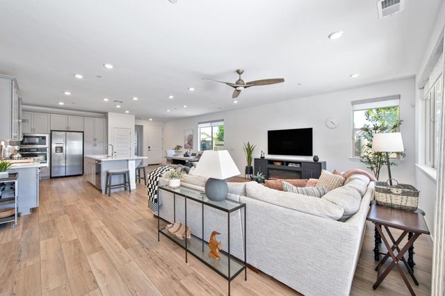 8952 Cerro Vista Dr, El Dorado Hills, CA 95762
