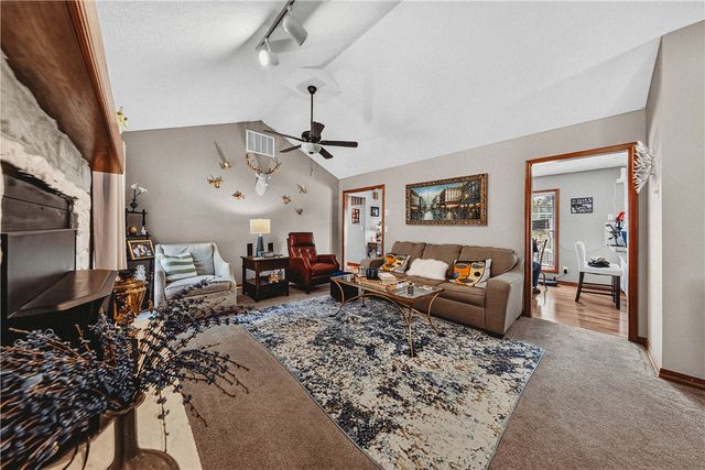 10 Narrows Drive, Holiday Island, AR 72631