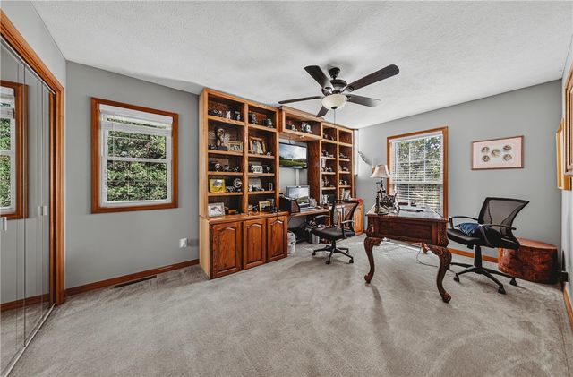 10 Narrows Drive, Holiday Island, AR 72631