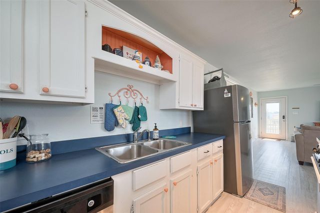 510 Oyster Street, Surfside Beach, TX 77541