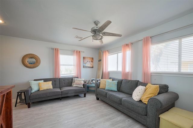 510 Oyster Street, Surfside Beach, TX 77541