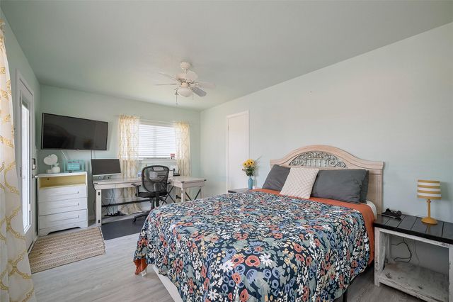 510 Oyster Street, Surfside Beach, TX 77541