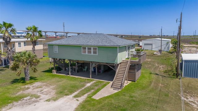 510 Oyster Street, Surfside Beach, TX 77541