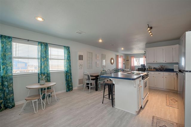 510 Oyster Street, Surfside Beach, TX 77541