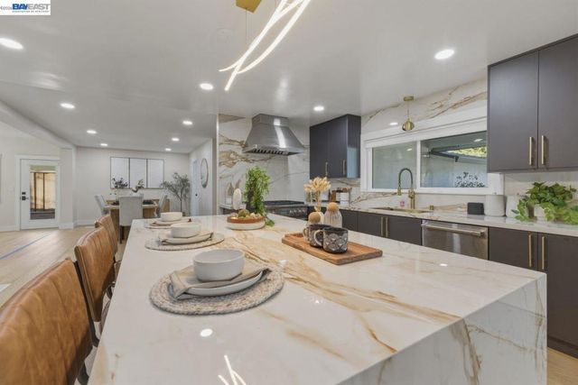 44775 Parkmeadow Dr, Fremont, CA 94539