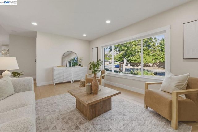 44775 Parkmeadow Dr, Fremont, CA 94539