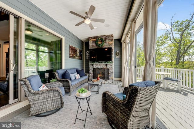 124 YELLOW BIRCH, Lake Frederick, VA 22630