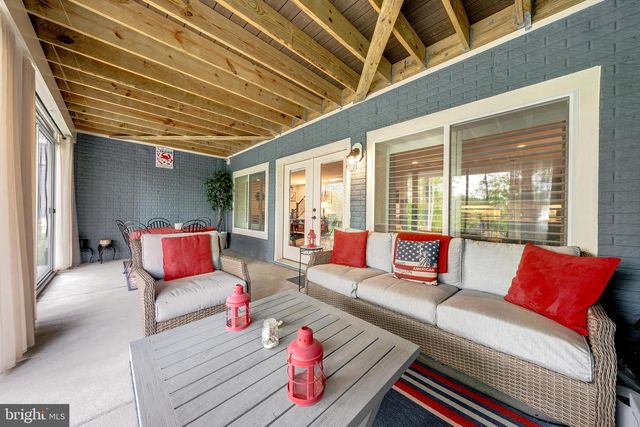 124 YELLOW BIRCH, Lake Frederick, VA 22630