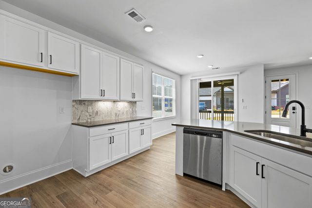 62 Thomaston Street 13, Newnan, GA 30263