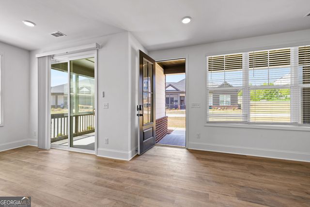 62 Thomaston Street 13, Newnan, GA 30263