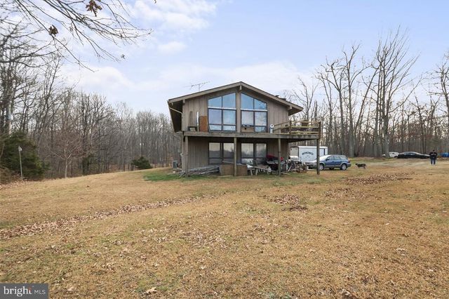 7389 LEEDS MANOR RD, Marshall, VA 20115