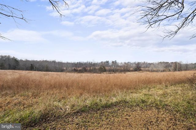 7389 LEEDS MANOR RD, Marshall, VA 20115