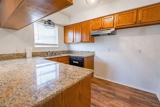 1912 Dorothy Lane 1914, Fort Worth, TX 76107