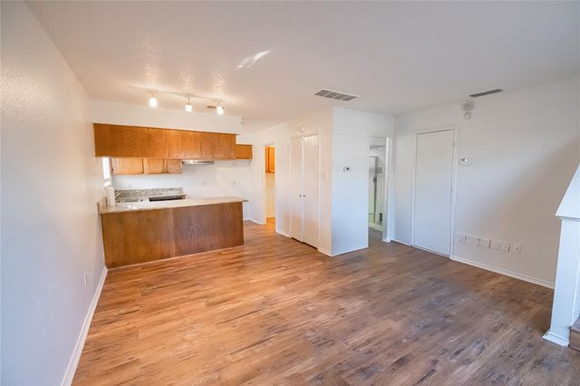 1912 Dorothy Lane 1914, Fort Worth, TX 76107