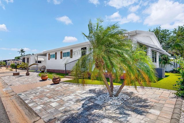 76 CABALLO WAY, Bradenton, FL 34209