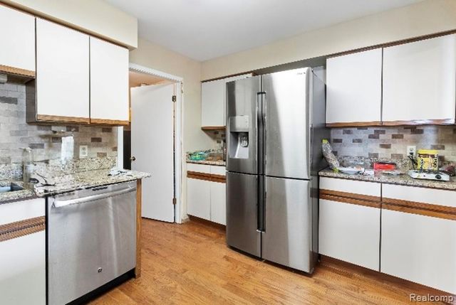 6693 Maple Lakes Drive 62, West Bloomfield, MI 48322