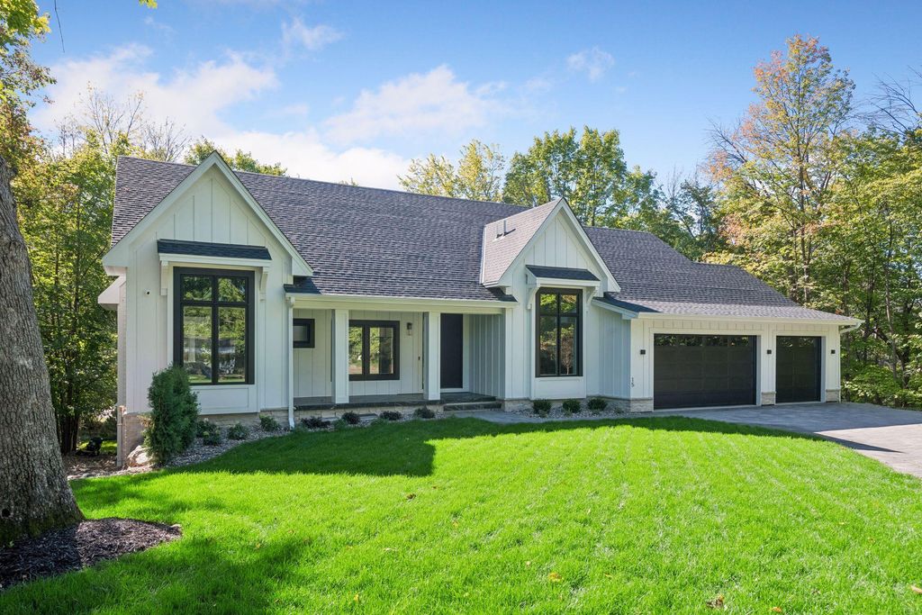 15 Maple Hill Drive, Tonka Bay, MN 55331 — photo 2