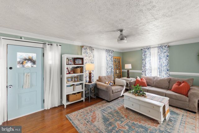 308 W MAIN ST, Front Royal, VA 22630