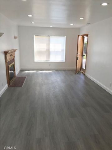 6511 W 87th Place, Los Angeles, CA 90045