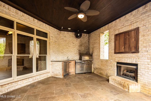 2466 Ross Road, Olive Branch, MS 38654