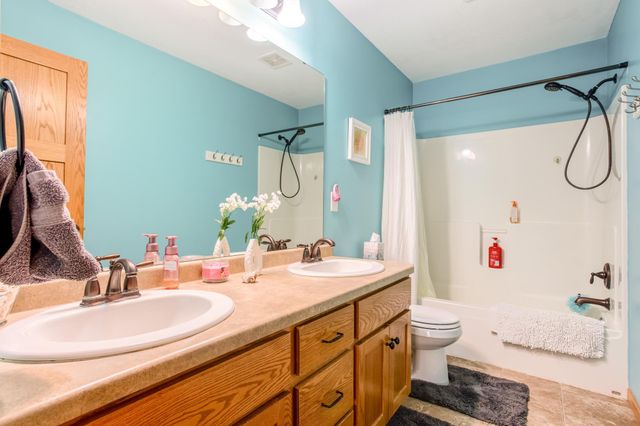 10770 Scott Avenue N, Brooklyn Park, MN 55443