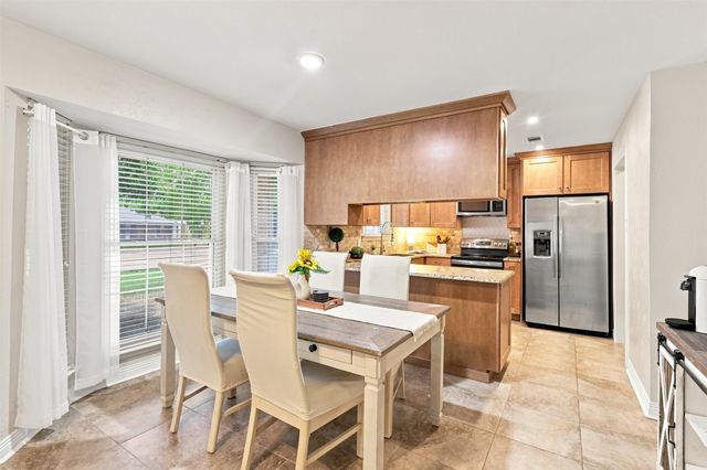 216 Old Hickory Drive, Irving, TX 75060