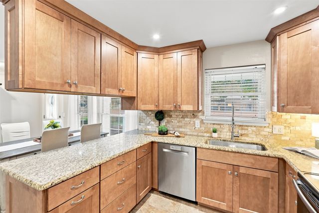 216 Old Hickory Drive, Irving, TX 75060