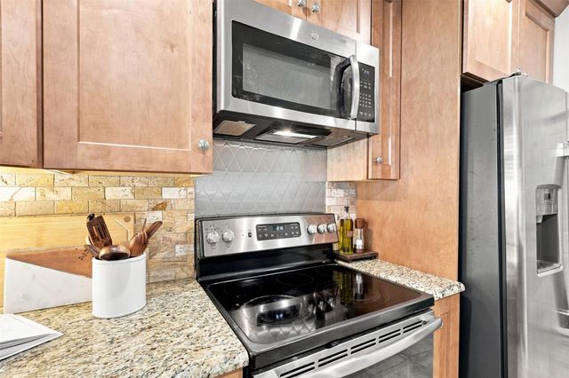 216 Old Hickory Drive, Irving, TX 75060