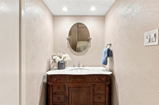 216 Old Hickory Drive, Irving, TX 75060