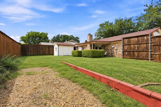 216 Old Hickory Drive, Irving, TX 75060