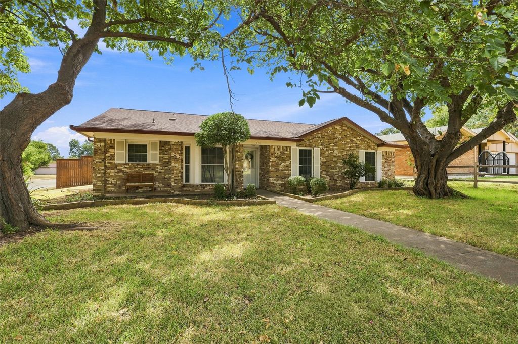 216 Old Hickory Drive, Irving, TX 75060 — photo 2
