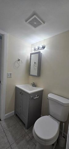 1505 Crescent Circle A9, Lake Park, FL 33403