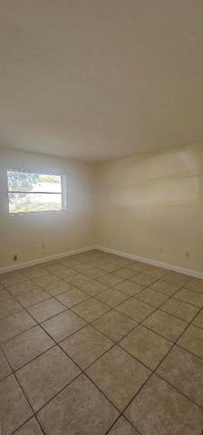 1505 Crescent Circle A9, Lake Park, FL 33403