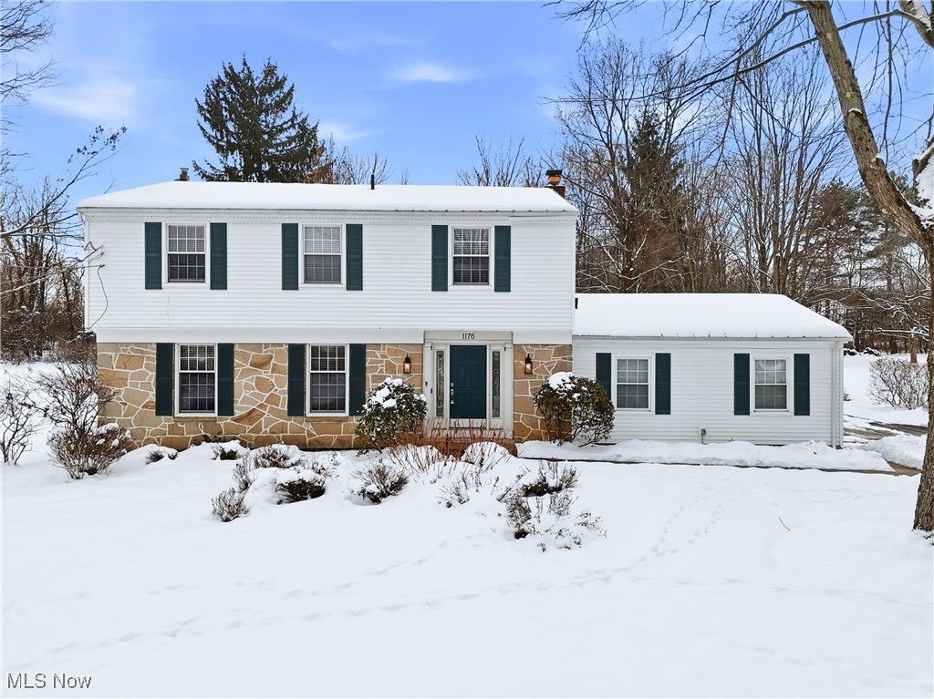 1176 Sheerbrook Drive, Chagrin Falls, OH 44022